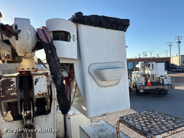 image for item ET4102 1994 Ford F700 bucket truck