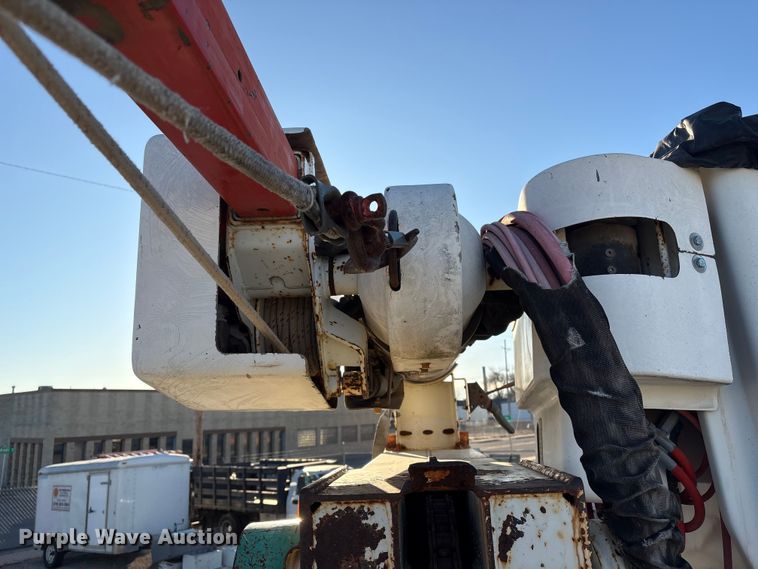 image for item ET4102 1994 Ford F700 bucket truck