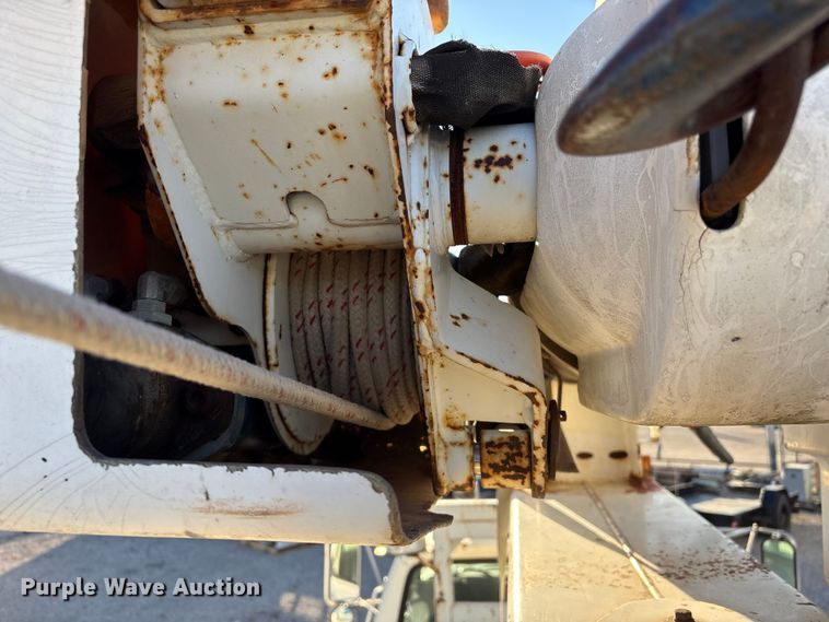 image for item ET4102 1994 Ford F700 bucket truck