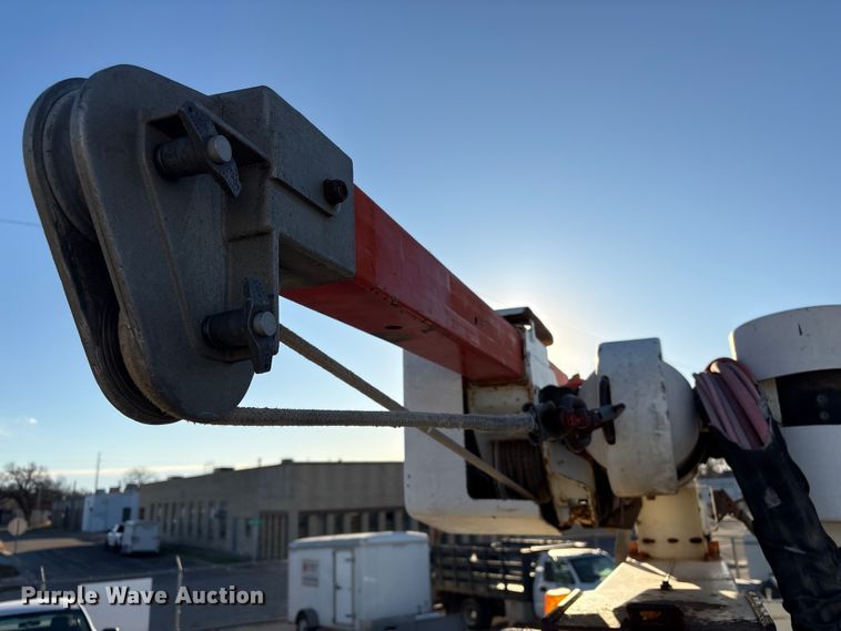 image for item ET4102 1994 Ford F700 bucket truck