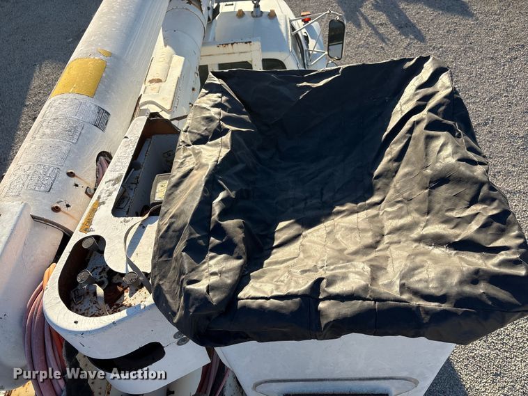 image for item ET4102 1994 Ford F700 bucket truck