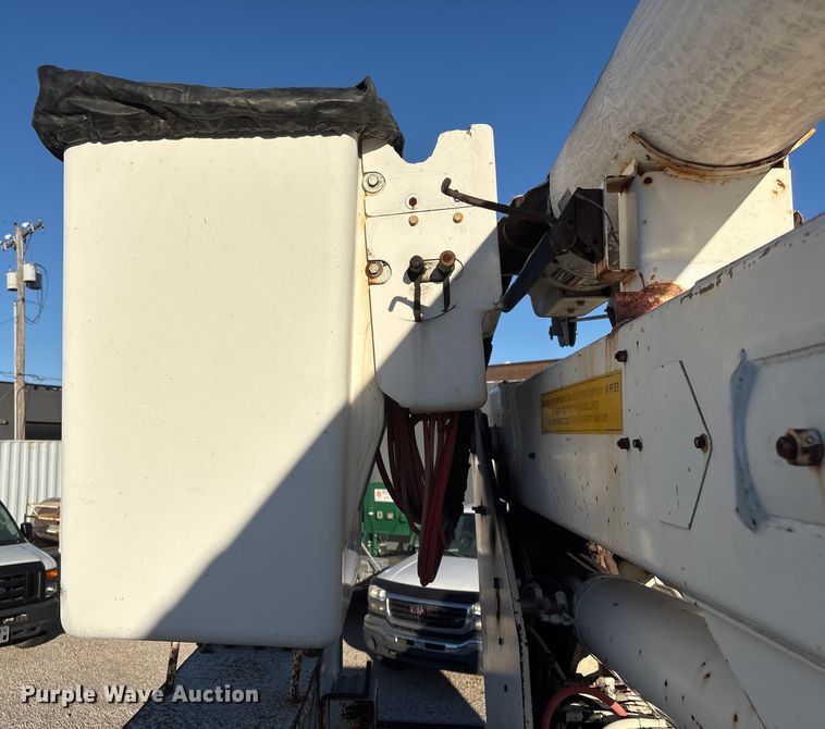 image for item ET4102 1994 Ford F700 bucket truck