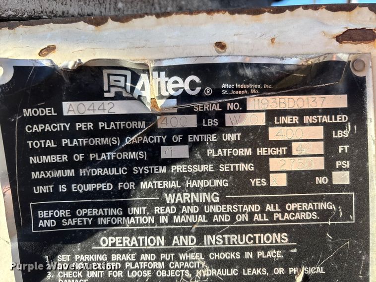 image for item ET4102 1994 Ford F700 bucket truck