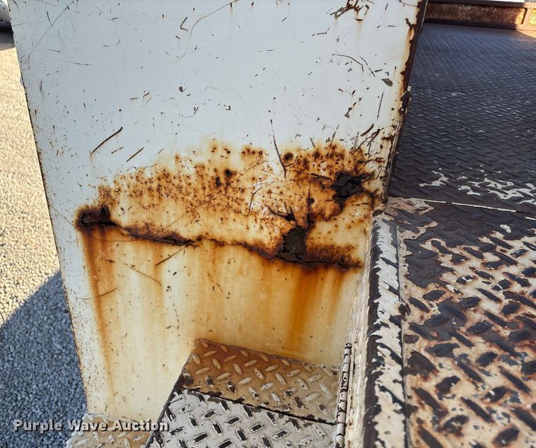 image for item ET4102 1994 Ford F700 bucket truck