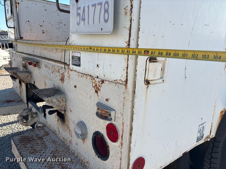 image for item ET4102 1994 Ford F700 bucket truck