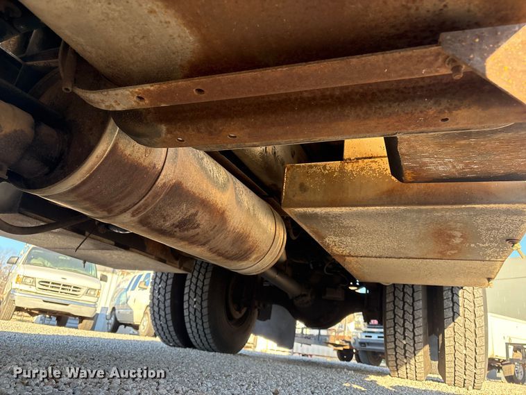 image for item ET4102 1994 Ford F700 bucket truck