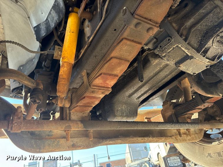 image for item ET4102 1994 Ford F700 bucket truck