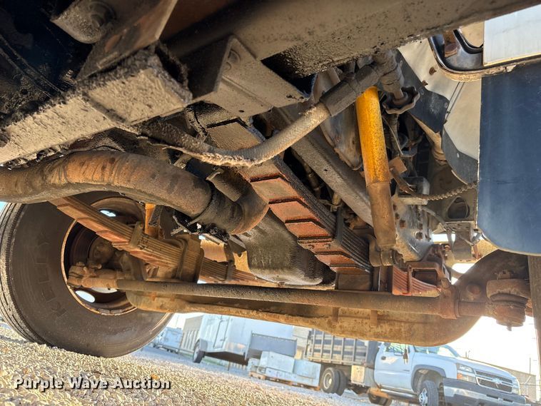 image for item ET4102 1994 Ford F700 bucket truck