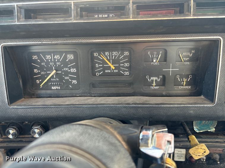 image for item ET4102 1994 Ford F700 bucket truck