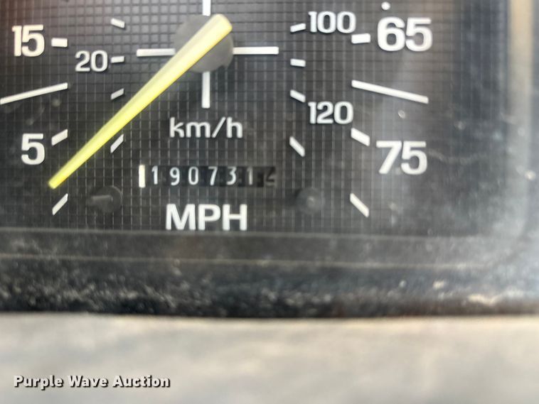 image for item ET4102 1994 Ford F700 bucket truck