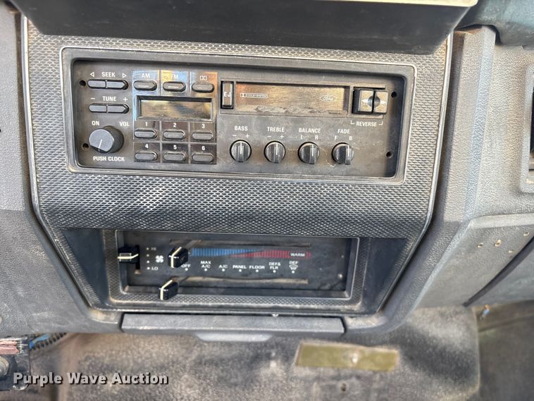 image for item ET4102 1994 Ford F700 bucket truck