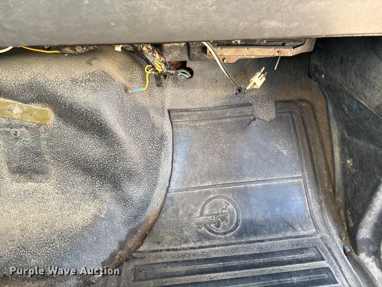 image for item ET4102 1994 Ford F700 bucket truck