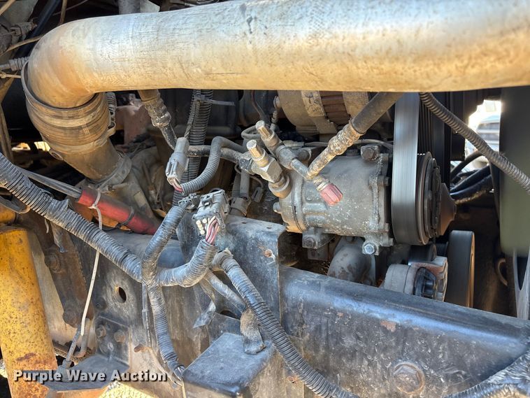 image for item ET4102 1994 Ford F700 bucket truck