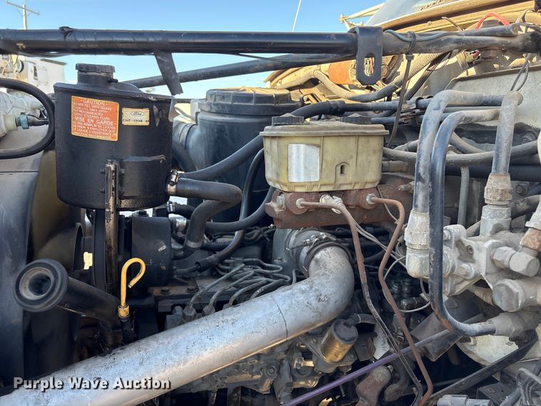 image for item ET4102 1994 Ford F700 bucket truck