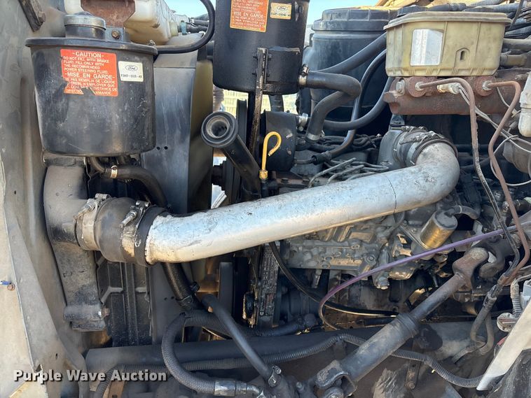 image for item ET4102 1994 Ford F700 bucket truck