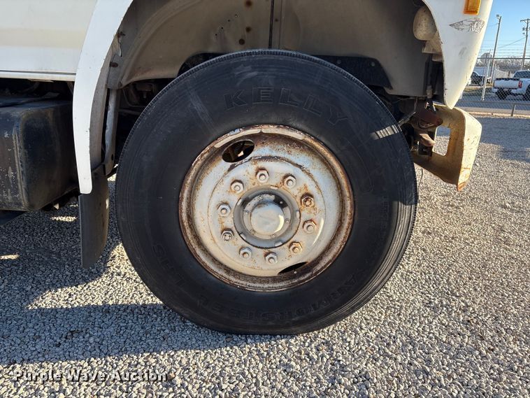 image for item ET4102 1994 Ford F700 bucket truck