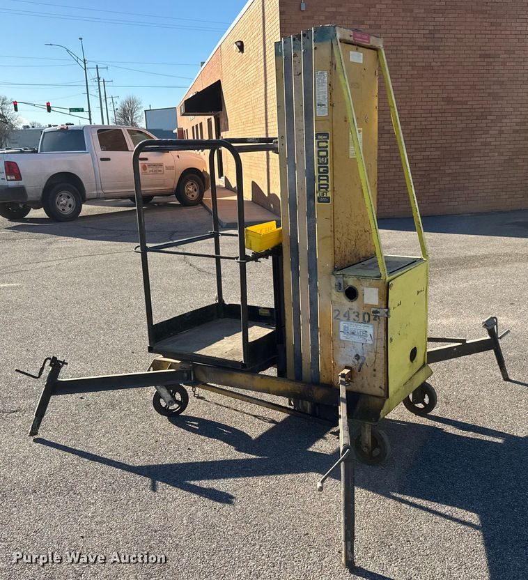 image for item ET4104 Bil-Jax Cougar vertical lift