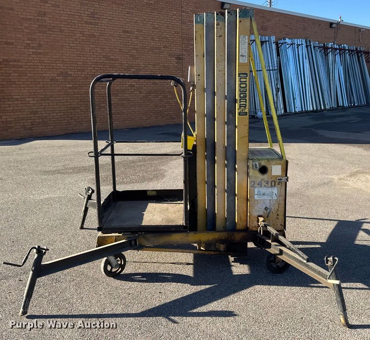 image for item ET4104 Bil-Jax Cougar vertical lift