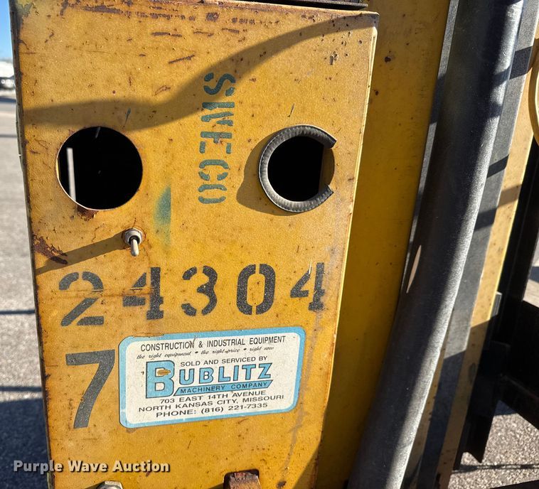 image for item ET4104 Bil-Jax Cougar vertical lift