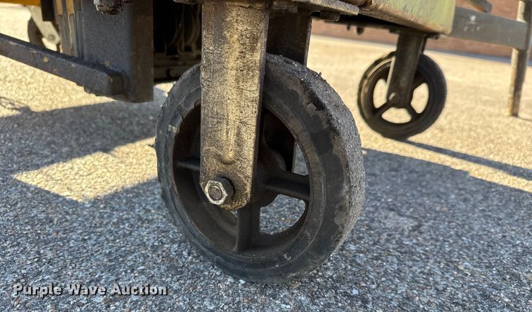 image for item ET4104 Bil-Jax Cougar vertical lift