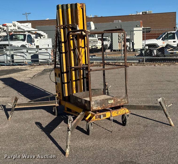 image for item ET4105 Bil-Jax Cougar vertical lift