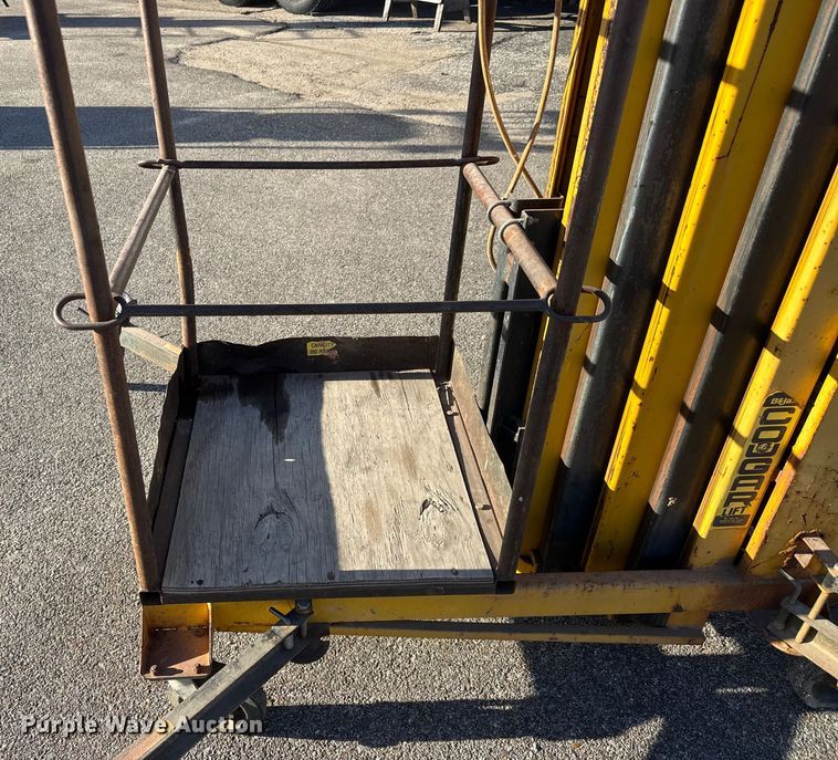 image for item ET4105 Bil-Jax Cougar vertical lift