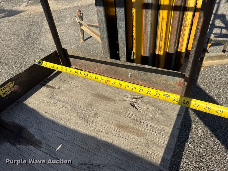 image for item ET4105 Bil-Jax Cougar vertical lift