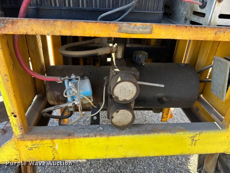 image for item ET4105 Bil-Jax Cougar vertical lift