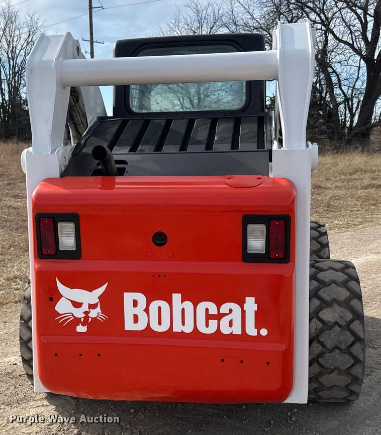 image for item ET4132 2002 Bobcat S250 skid steer loader
