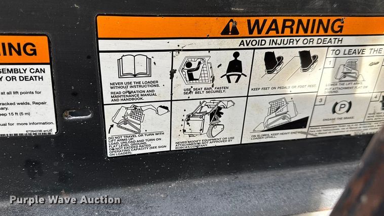 image for item ET4132 2002 Bobcat S250 skid steer loader