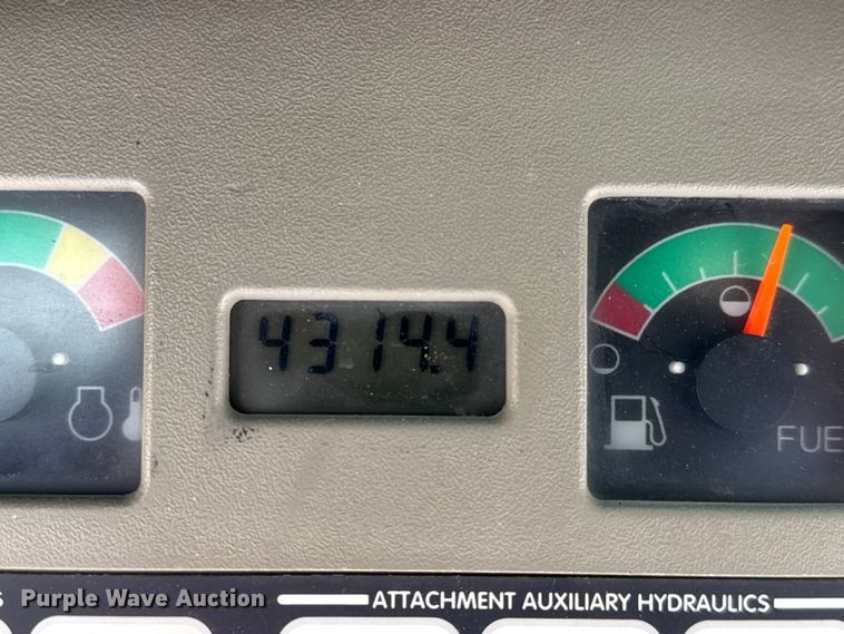 image for item ET4132 2002 Bobcat S250 skid steer loader