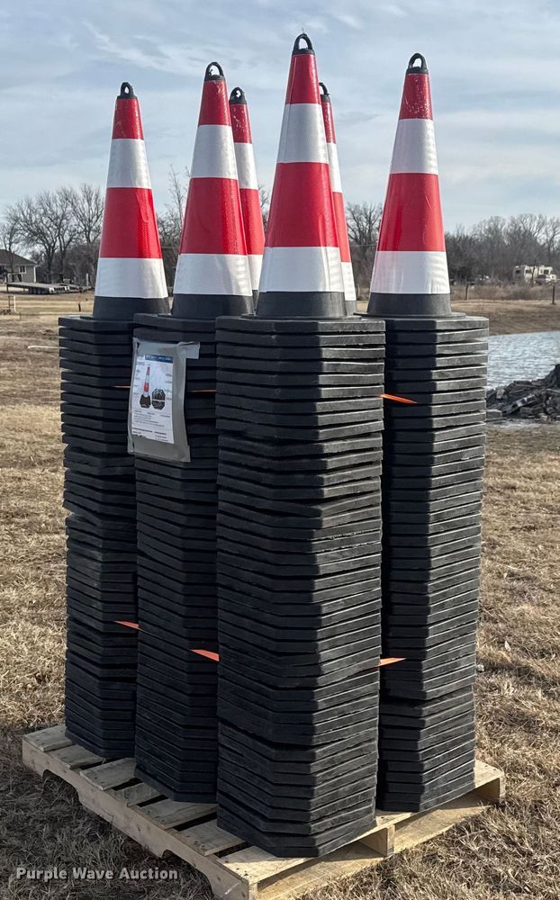 image for item ET4150 (250) Iranch traffic cones