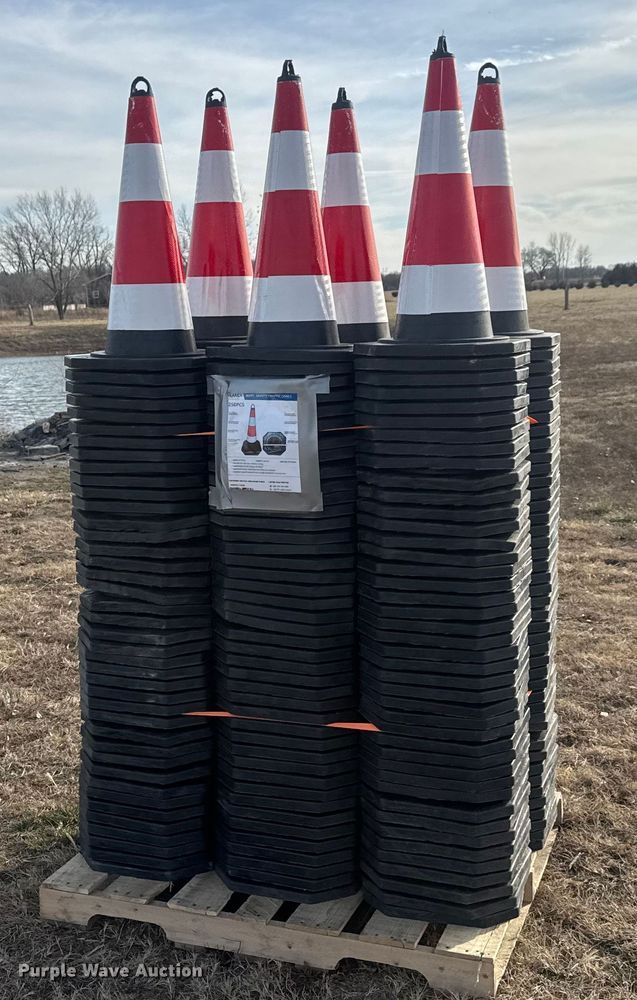 image for item ET4150 (250) Iranch traffic cones