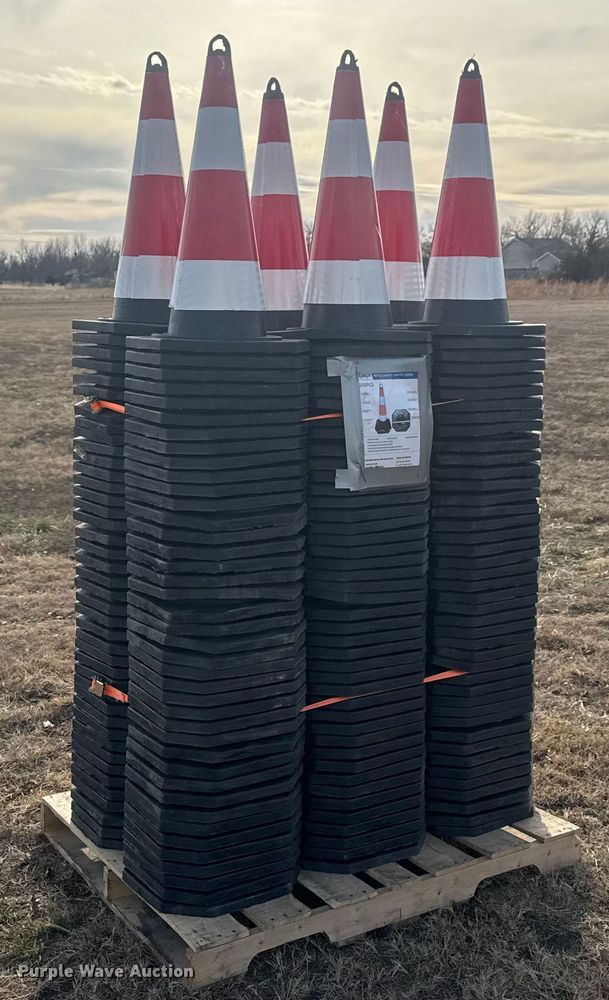 image for item ET4150 (250) Iranch traffic cones