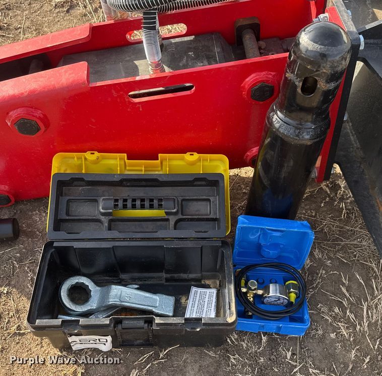 image for item ET4152 Raytree RMH680 skid steer breaker