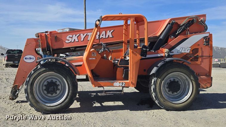 image for item ET5429 2015 JLG 8042 telehandler