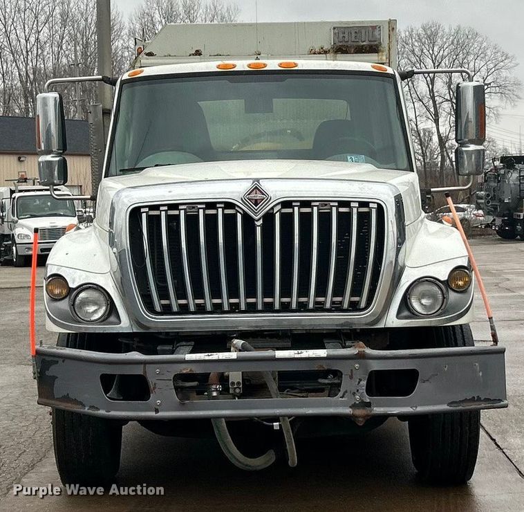 image for item ET6842 2009 International 7400 SBA refuse truck