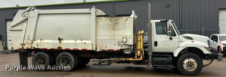 image for item ET6842 2009 International 7400 SBA refuse truck