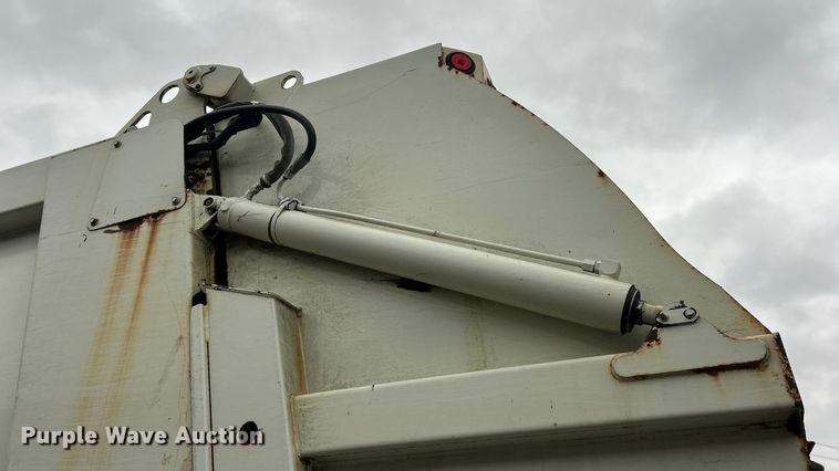 image for item ET6842 2009 International 7400 SBA refuse truck