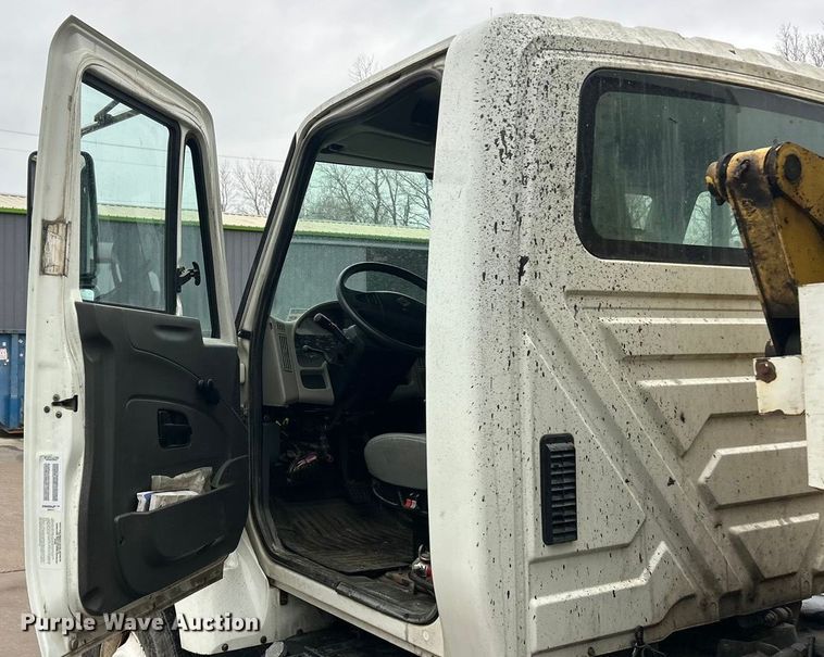 image for item ET6842 2009 International 7400 SBA refuse truck