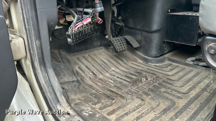 image for item ET6842 2009 International 7400 SBA refuse truck