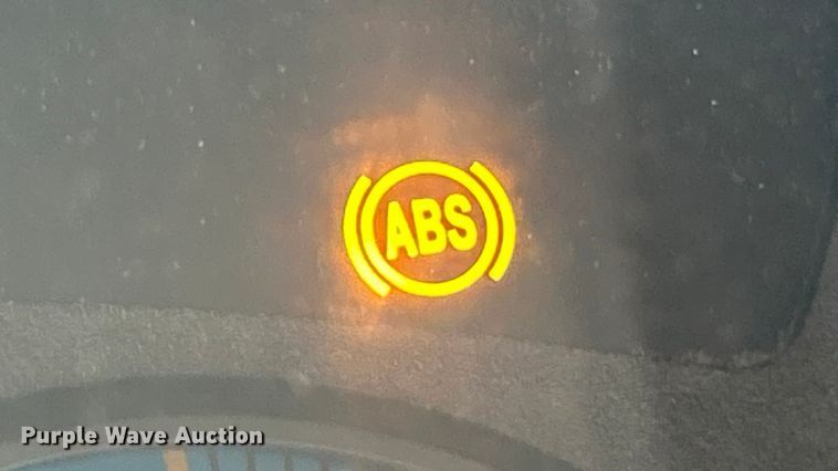 image for item ET6842 2009 International 7400 SBA refuse truck