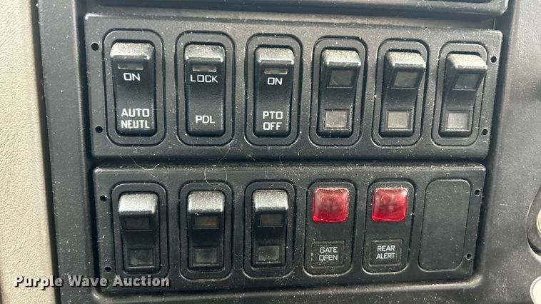 image for item ET6842 2009 International 7400 SBA refuse truck