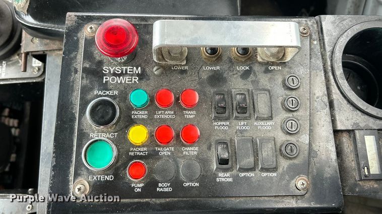 image for item ET6842 2009 International 7400 SBA refuse truck