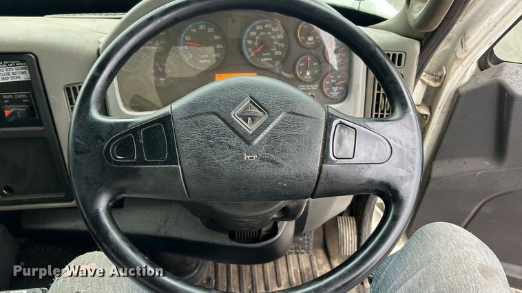 image for item ET6842 2009 International 7400 SBA refuse truck