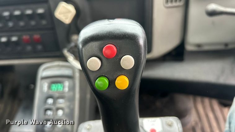 image for item ET6842 2009 International 7400 SBA refuse truck