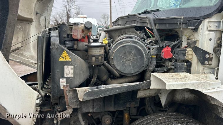 image for item ET6842 2009 International 7400 SBA refuse truck