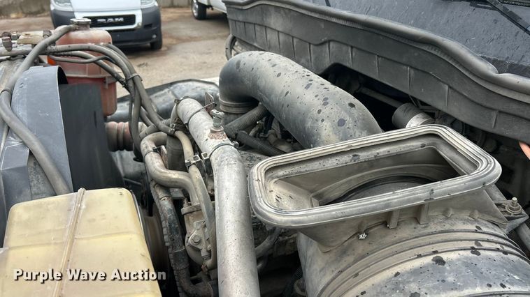 image for item ET6842 2009 International 7400 SBA refuse truck