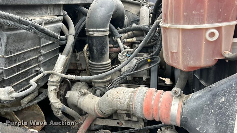 image for item ET6842 2009 International 7400 SBA refuse truck