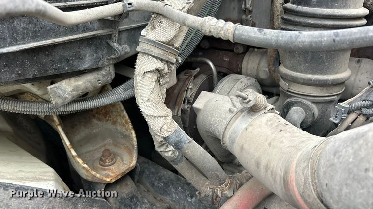 image for item ET6842 2009 International 7400 SBA refuse truck